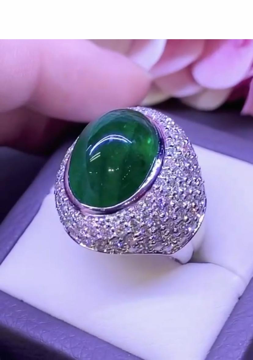 AIG Certified 15.01 Carats Zambian Emerald   4.60 Ct Diamonds 18K Gold Ring For Sale 2