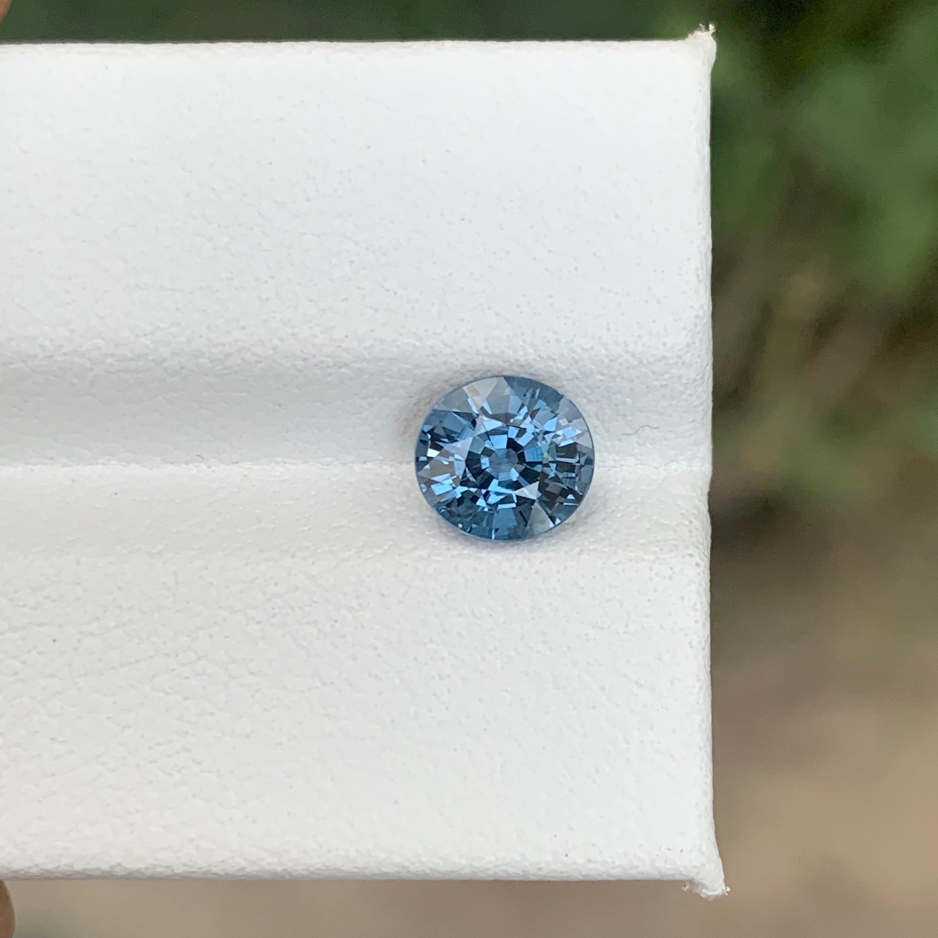 AIG zertifiziert 1,53 Karat natürlichen lose Kobalt Spinell Edelstein aus Tansania (Ovalschliff) im Angebot