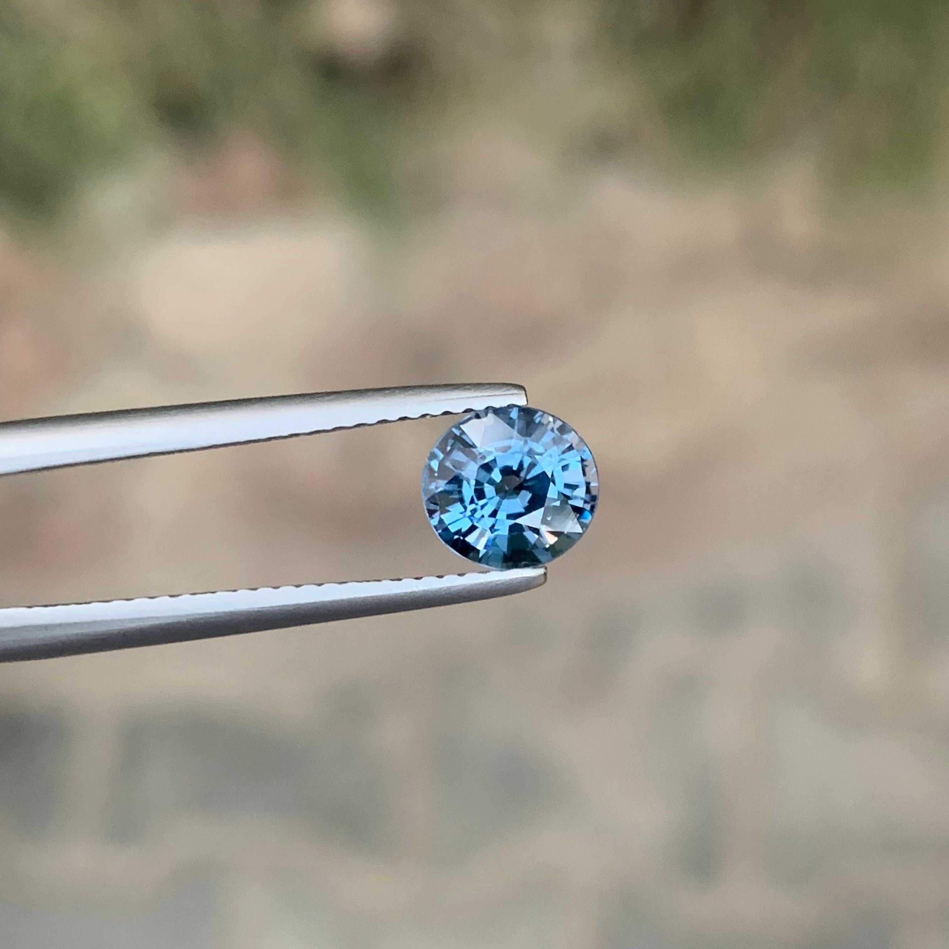 AIG zertifiziert 1,53 Karat natürlichen lose Kobalt Spinell Edelstein aus Tansania im Zustand „Neu“ im Angebot in Peshawar, PK