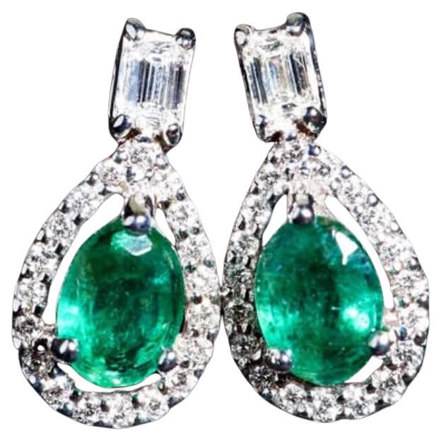 Orecchini in oro 18 carati con smeraldi dello Zambia da 1,55 carati certificati AIG