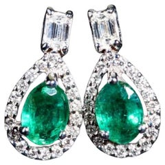 Orecchini in oro 18 carati con smeraldi dello Zambia da 1,55 carati certificati AIG