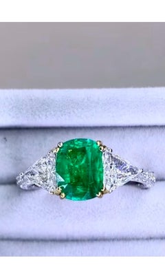 AIG Certified 1.56 Carat Zambian Emeralds Diamonds 18K Gold Ring