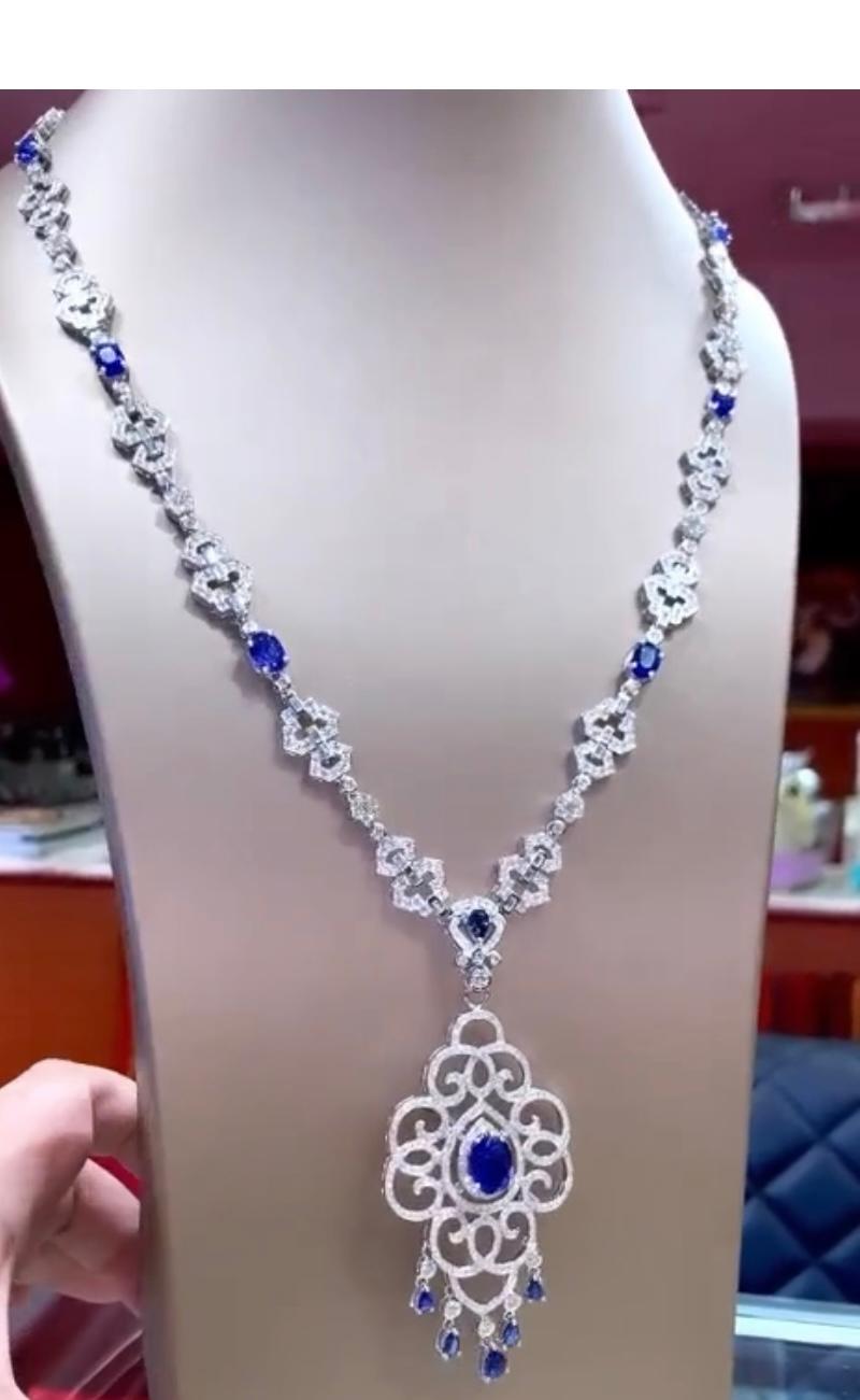 Women's AIG Certified 15.74 Carats Ceylon Sapphires  9.53 Ct Diamonds 18K Gold Necklace  For Sale