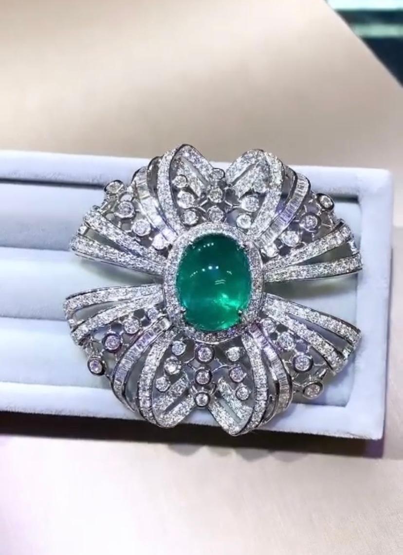 AIG Certified 16.00 Ct Zambian Emerald  7.40 Ct Diamonds 18K Gold Brooch\Pendant For Sale 1