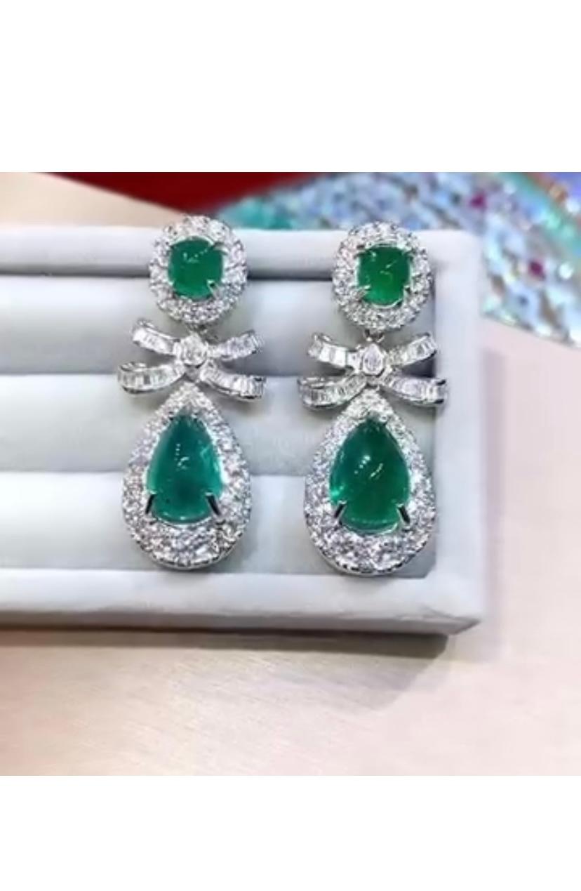 AIG Certified 16.00 Ct Zambian Emeralds 5.60  Ct Diamonds 18k Gold Earrings In New Condition For Sale In Massafra, IT