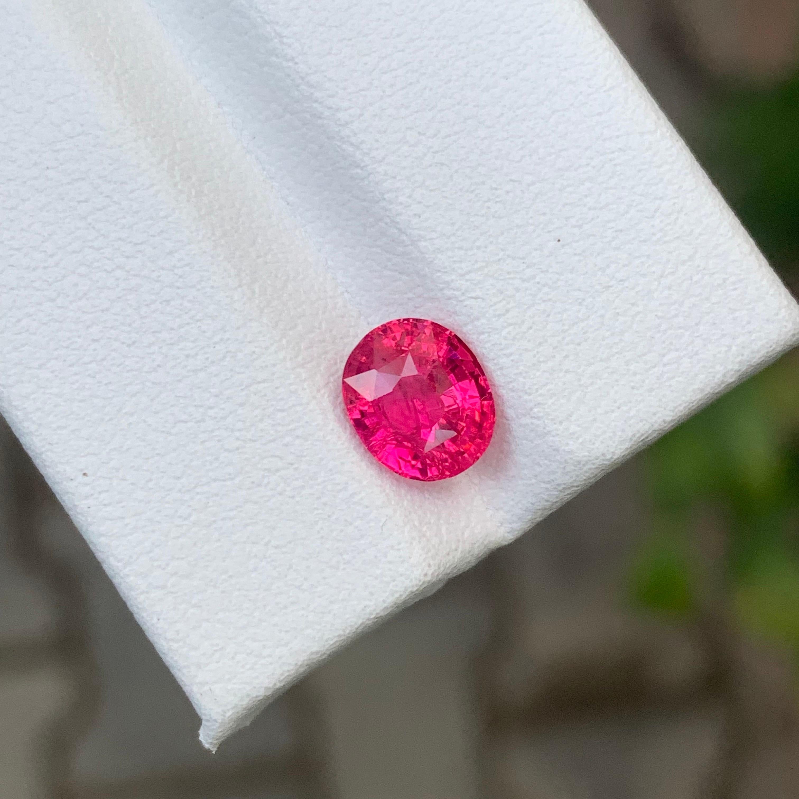 AIG zertifiziert 1,62 Karat natürlichen losen Mahenge Spinell Oval Form Edelstein für Damen oder Herren im Angebot