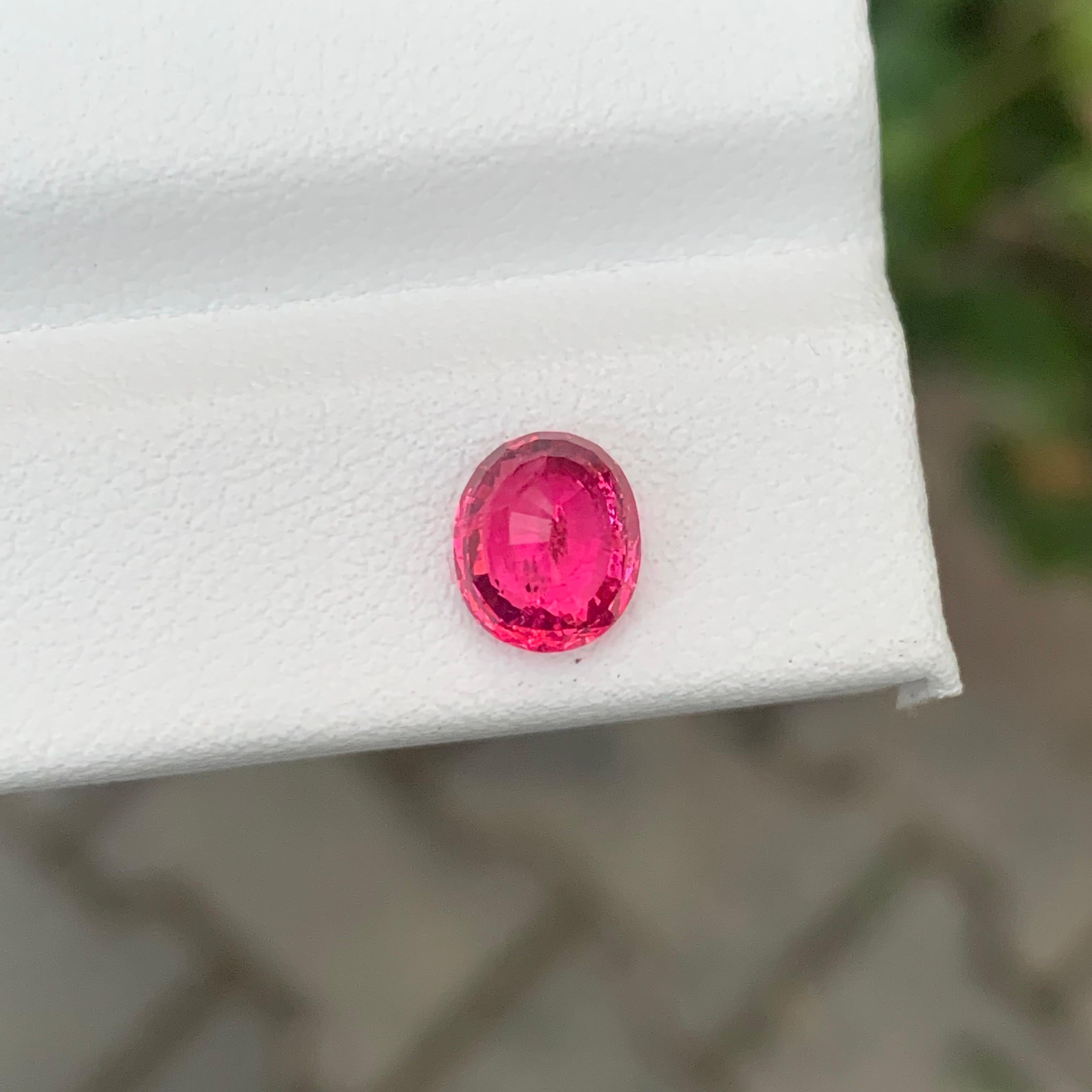 AIG zertifiziert 1,62 Karat natürlichen losen Mahenge Spinell Oval Form Edelstein im Angebot 2