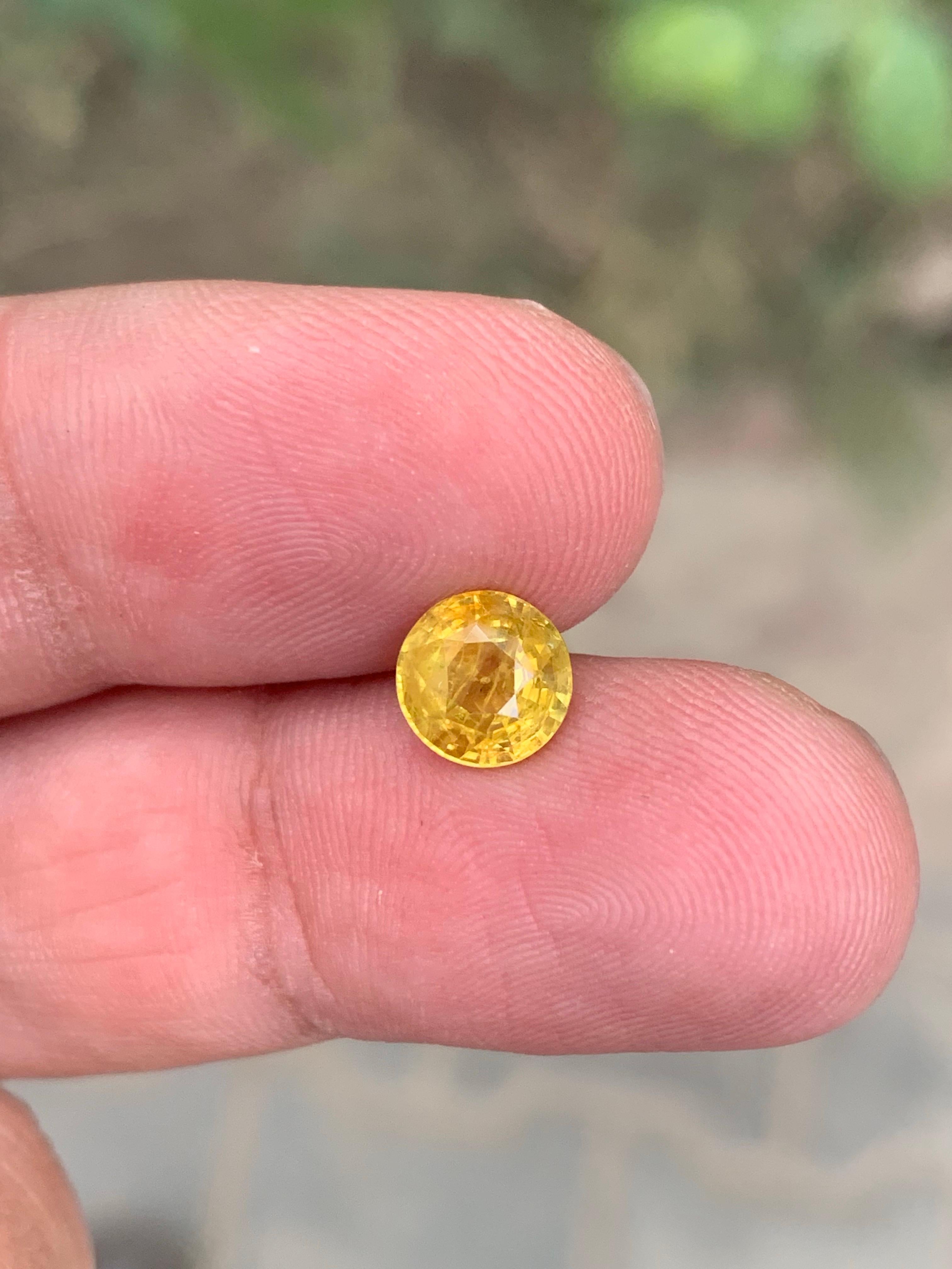 da uomo o donna Zaffiro giallo sciolto naturale da 1,63 carati con taglio rotondo certificato AIG in vendita