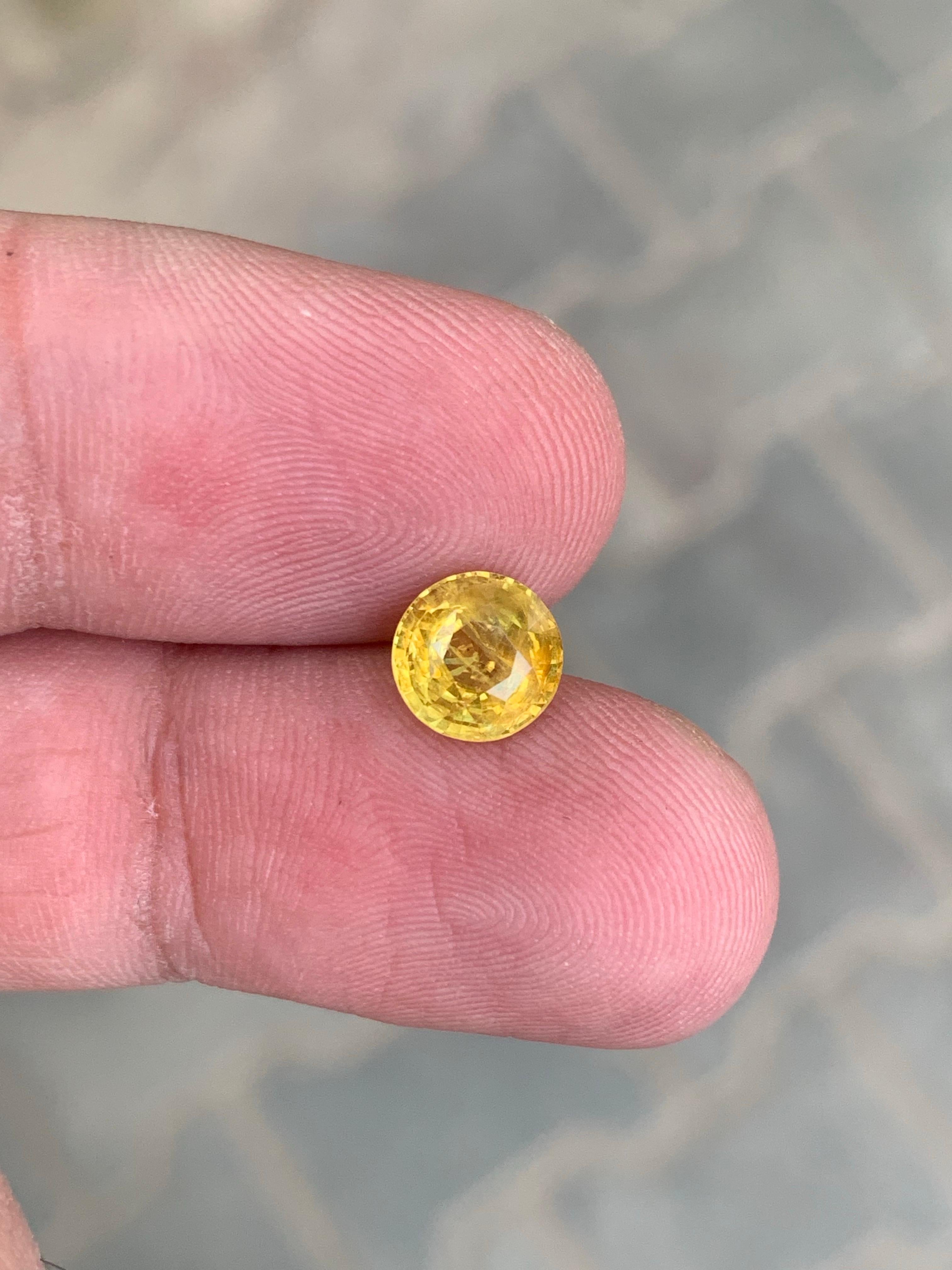 Zaffiro giallo sciolto naturale da 1,63 carati con taglio rotondo certificato AIG in vendita 2