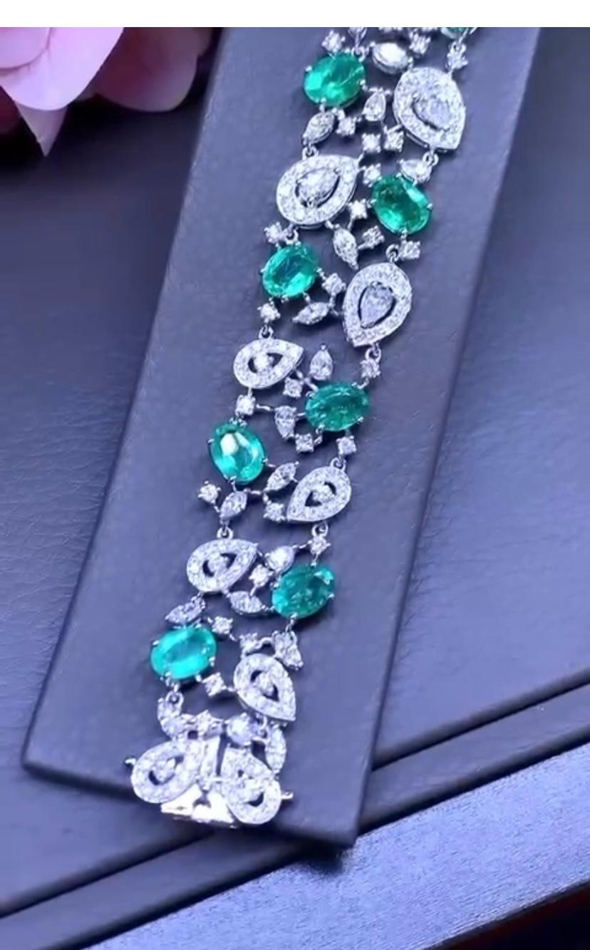 AIG Certified 16.62 Ct Zambian Emeralds  10.82 Ct Diamonds 18k Gold Bracelet  For Sale 1