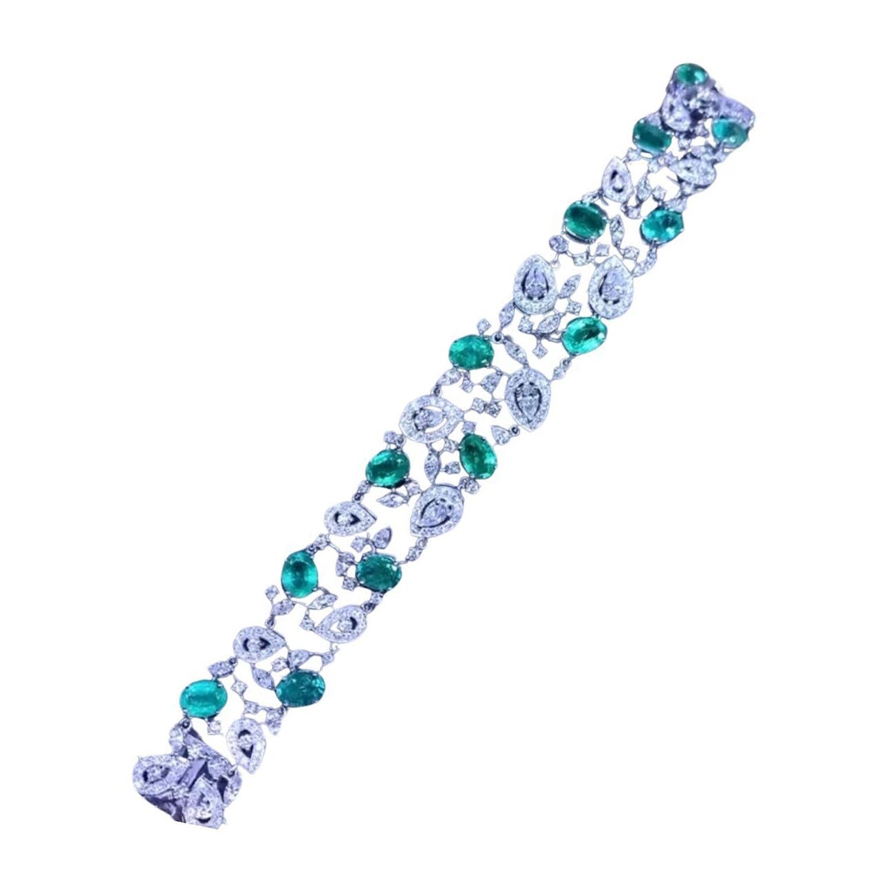 Esmeraldas de Zambia certificadas AIG de 16.62 ct  Pulsera de oro de 18 quilates con 10,82 quilates de diamantes