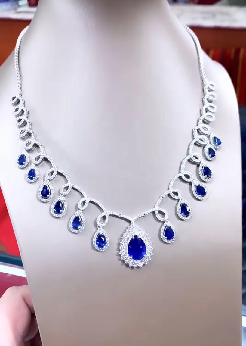 AIG Certified 16.84 Ct Ceylon Vivid Royal Blue Sapphires Diamonds Halskette  im Zustand „Neu“ im Angebot in Massafra, IT