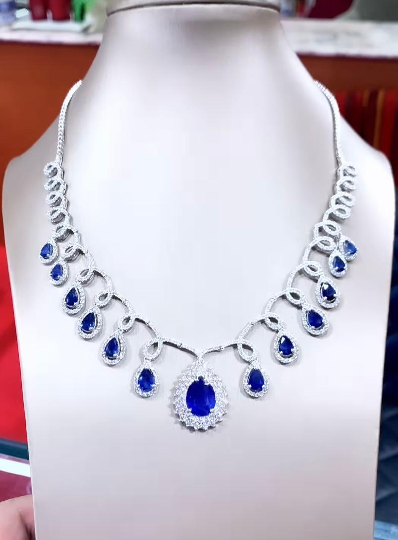 AIG Certified 16.84 Ct Ceylon Vivid Royal Blue Sapphires Diamonds Halskette  Damen im Angebot