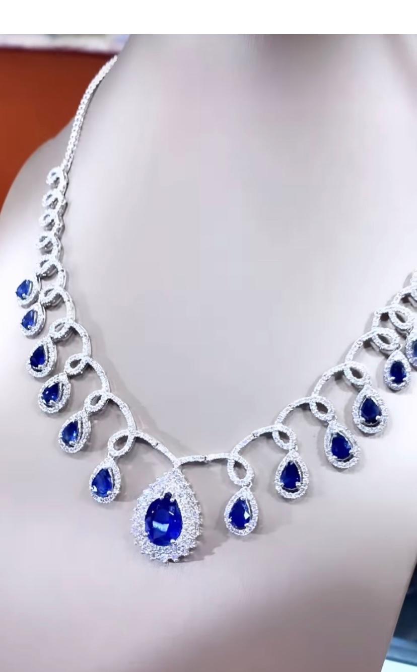 Women's AIG Certified 16.84 Ct Ceylon Vivid Royal Blue Sapphires Diamonds Necklace  For Sale