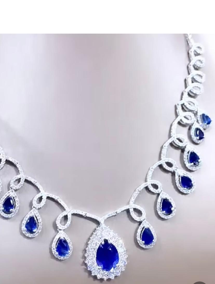AIG Certified 16.84 Ct Ceylon Vivid Royal Blue Sapphires Diamonds Necklace For Sale 1