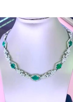 AIG Certified 17.00 Carat Zambian Emeralds 6.50 Carat Diamonds 18K Gold Necklace