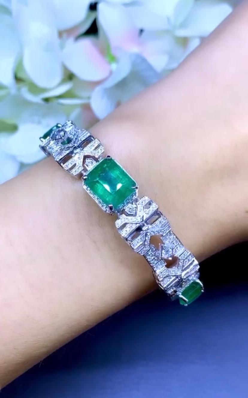 AIG Certified 17.64 Ct Zambian Emeralds  3.57 Ct Diamonds 18K Gold Bracelet  For Sale 3