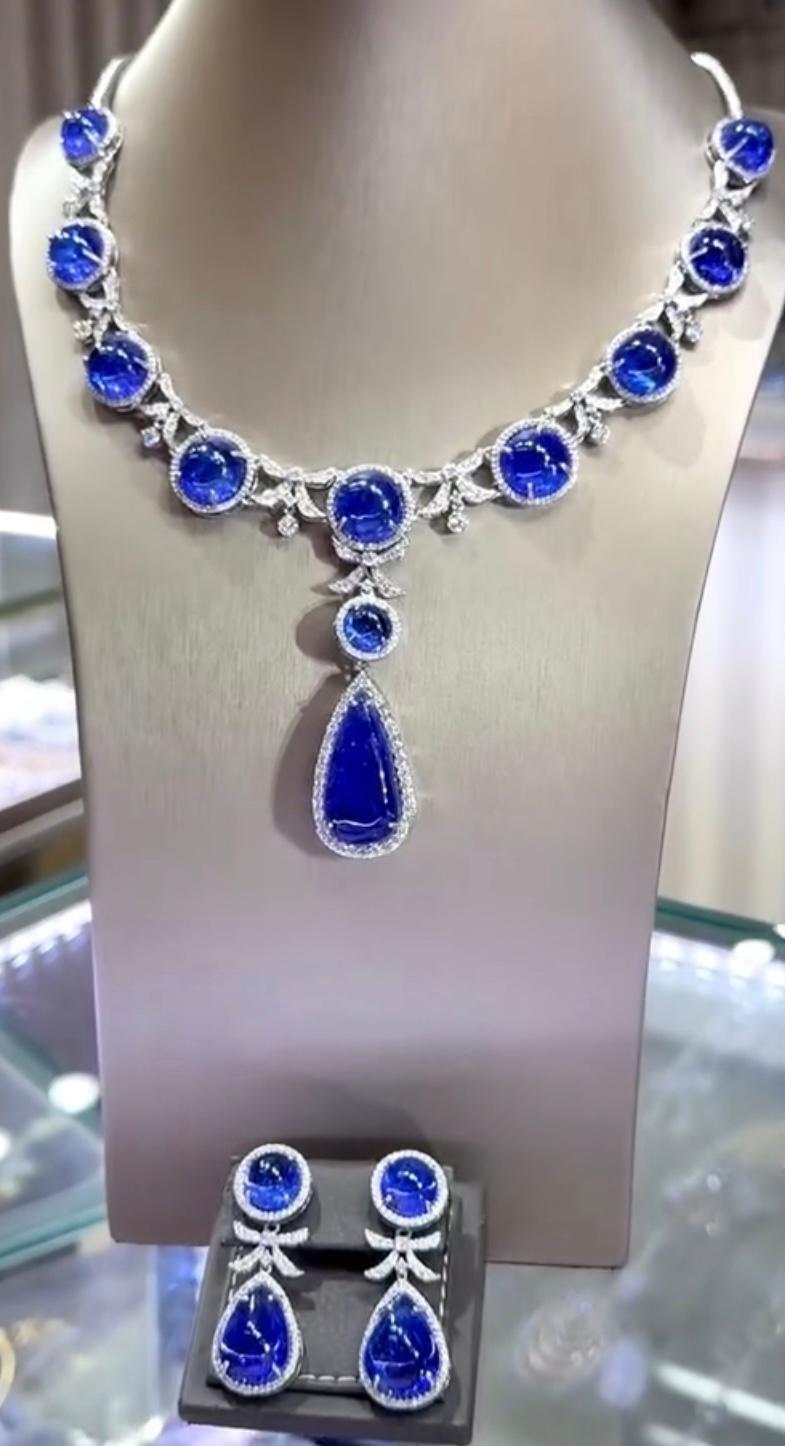 AIG Certified 178.00 Carats Tanzanites 7.50 Ct Diamonds 18K Gold Parure (Gemischter Schliff) im Angebot