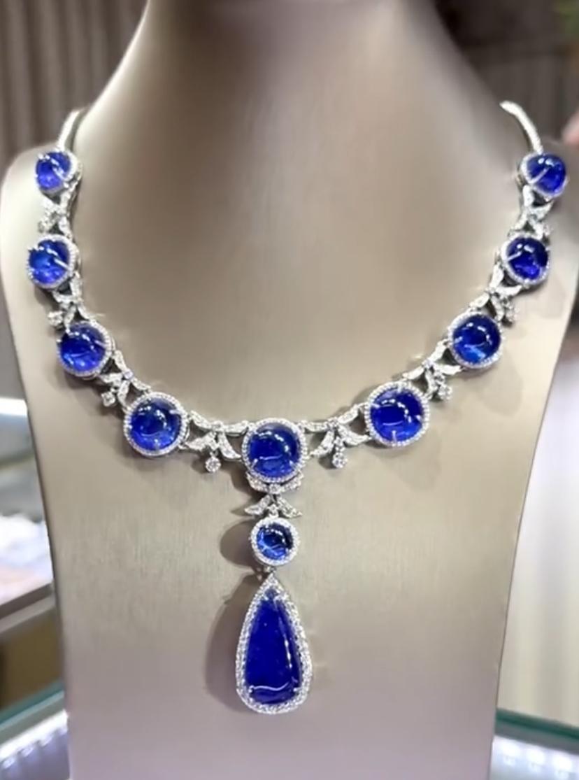AIG Certified 178.00 Carats Tanzanites 7.50 Ct Diamonds 18K Gold Parure im Zustand „Neu“ im Angebot in Massafra, IT