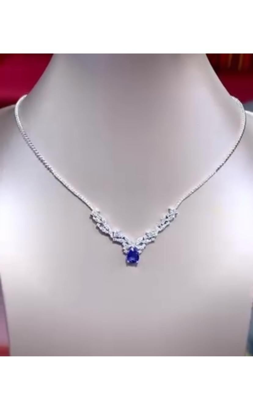 AIG Certified 1.80 Carat Ceylon Sapphire 1.65 Ct Diamonds 18K Gold Necklace In New Condition For Sale In Massafra, IT