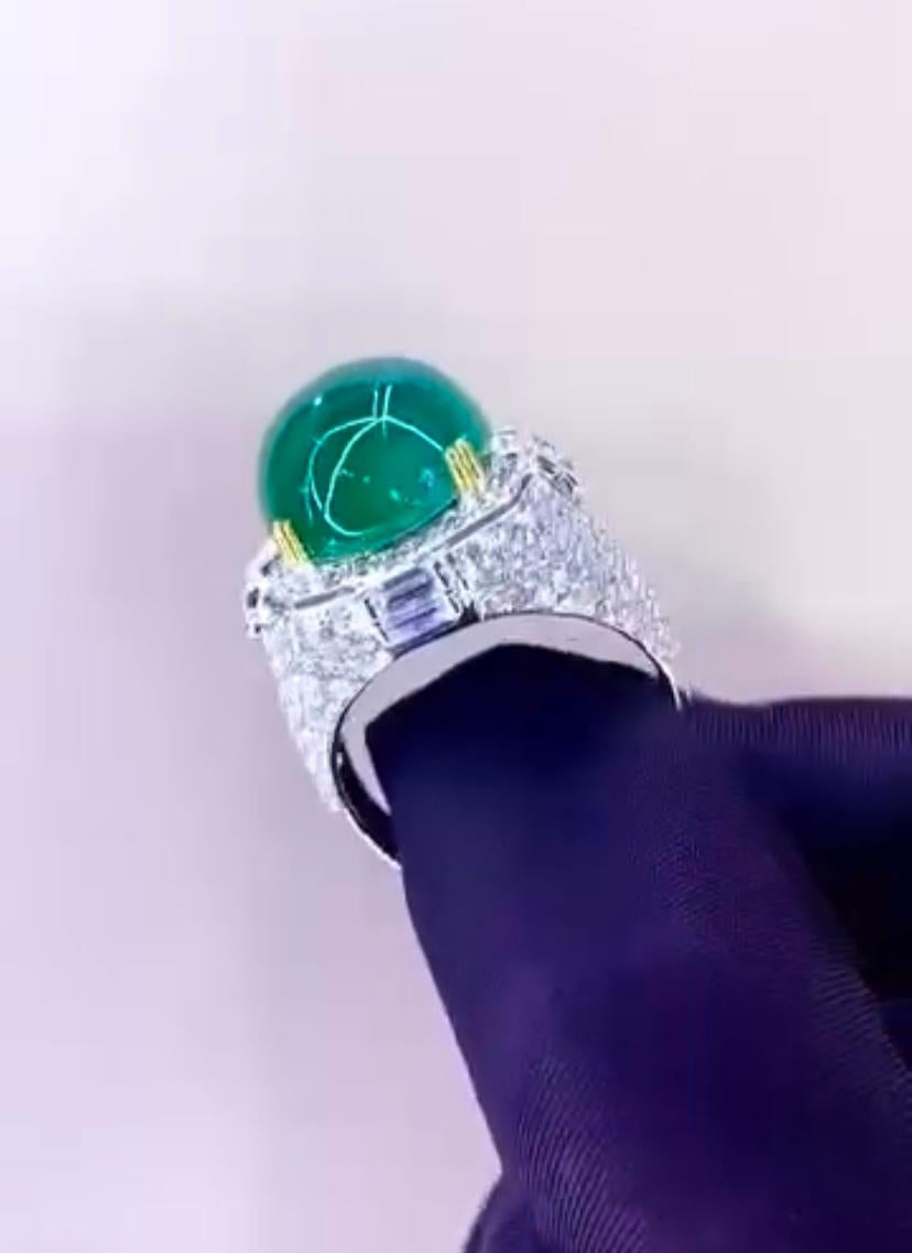 Women's or Men's AIG Certified 18.00 Carat Zambian Emerald 3.80 Ct Diamonds 18K Gold Ring For Sale