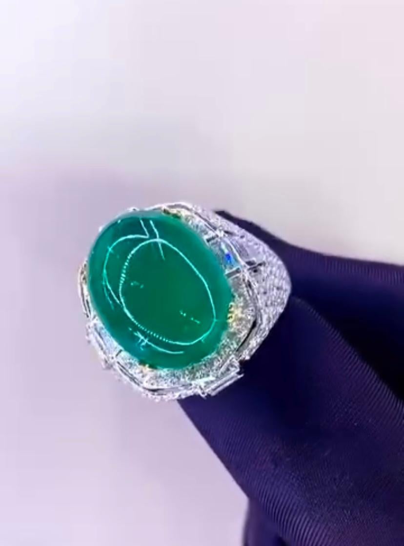 AIG Certified 18.00 Carat Zambian Emerald 3.80 Ct Diamonds 18K Gold Ring For Sale 2