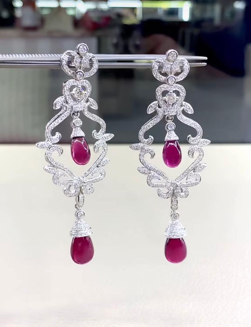 Taglio a goccia Orecchino in oro 18K con tormalina rubellite 3,50 carati e diamanti certificato AIG 18,00 carati in vendita