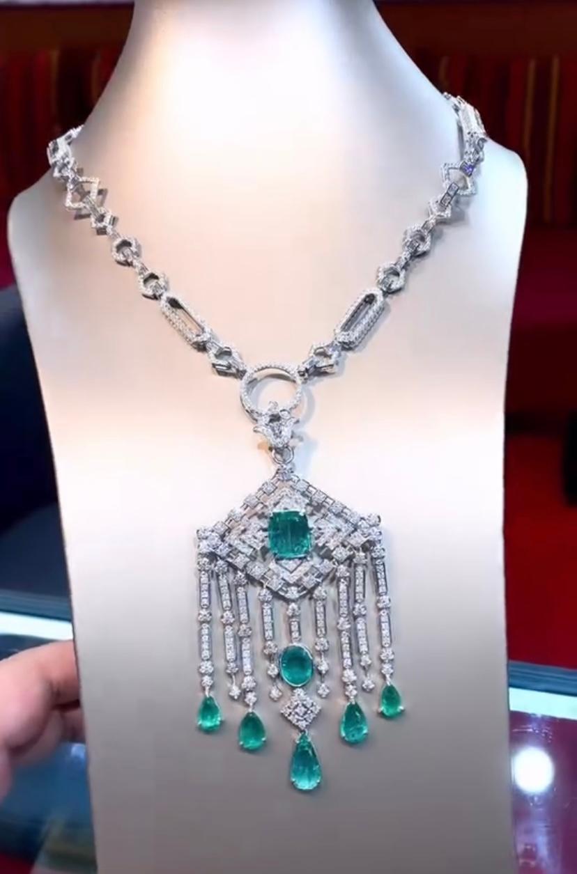 AIG zertifiziert 18,00 Karat Diamanten 9,00 Karat sambische Smaragde 18K ART DECO Halskette im Angebot 1