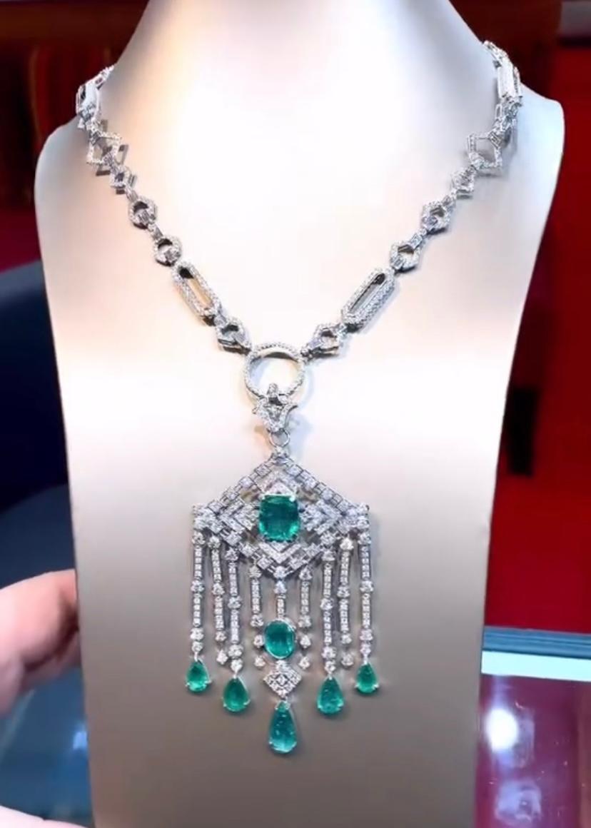 AIG zertifiziert 18,00 Karat Diamanten 9,00 Karat sambische Smaragde 18K ART DECO Halskette im Angebot 3