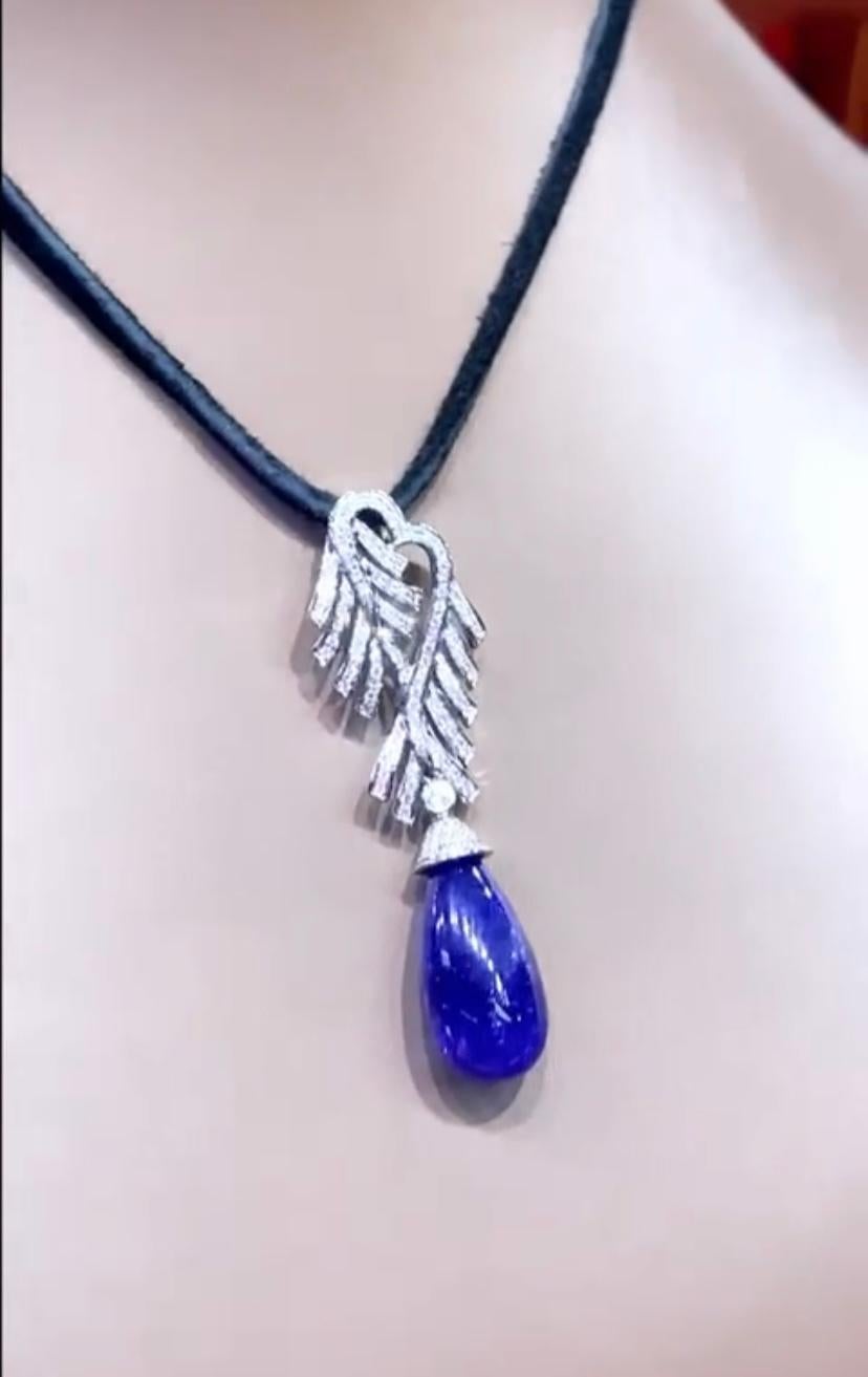 Women's AIG certified 18.20 Ct Tanzanite Diamonds 0.90 Ct 18K Gold Pendant For Sale