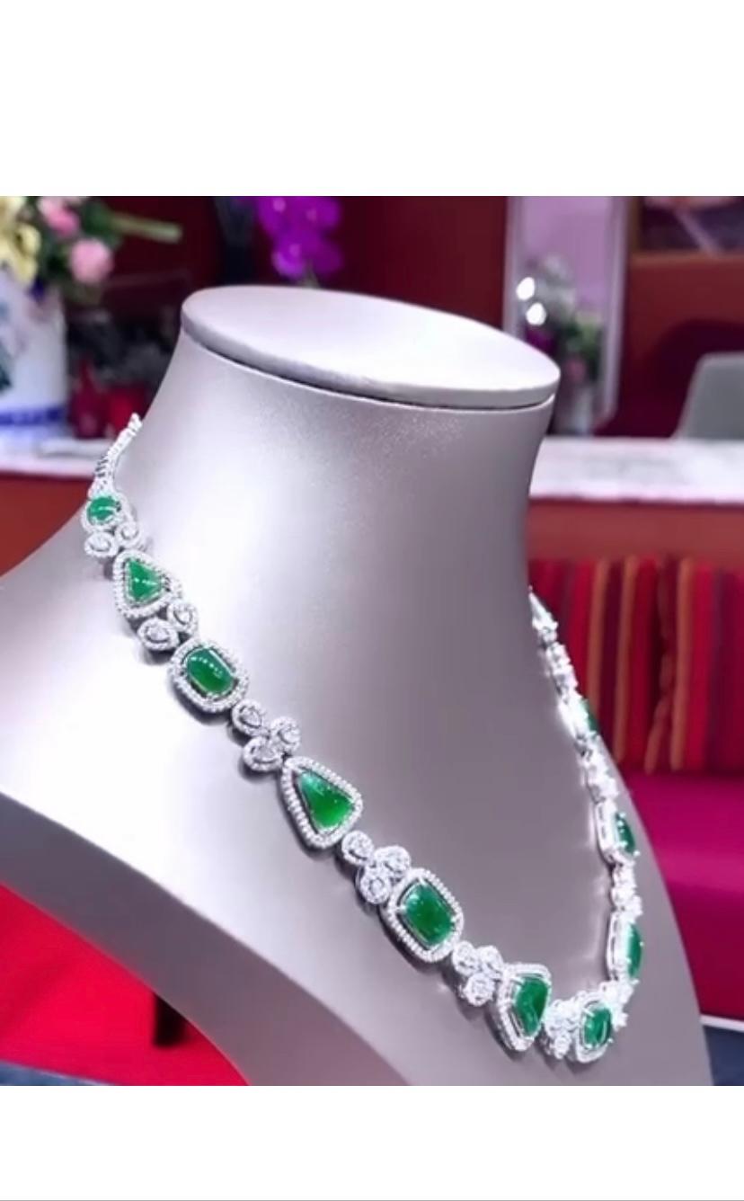 AIG certified 18.68 Carats Untreated Jade  7.66 ct of diamonds on necklace  For Sale 1