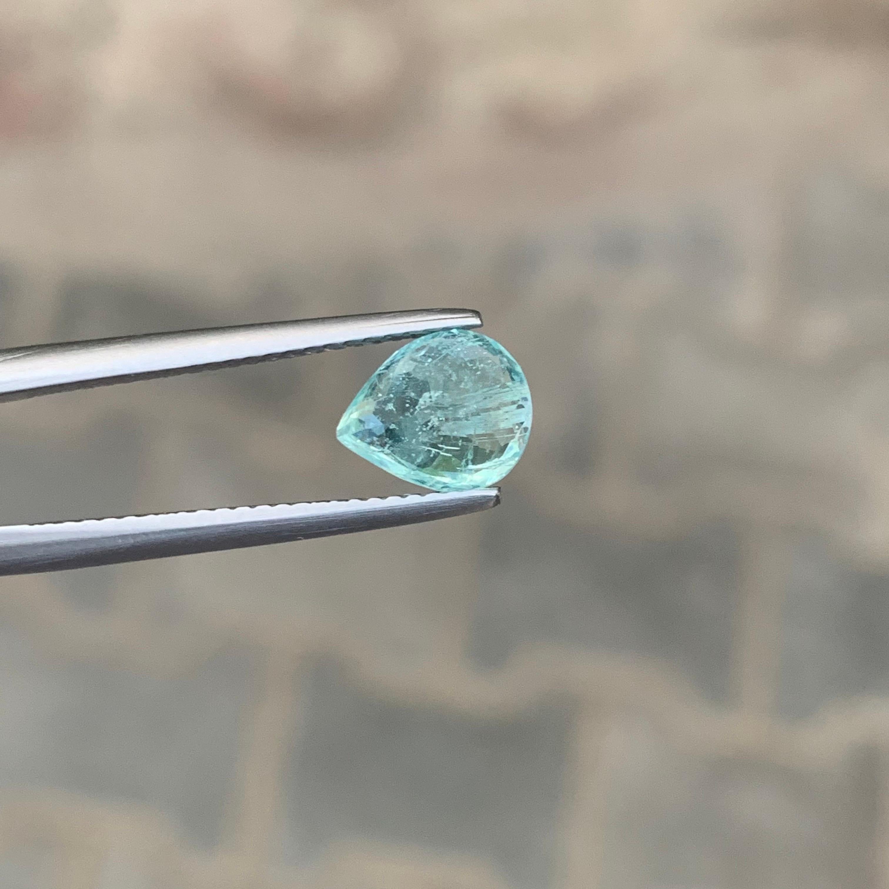 Gemma naturale sciolta di tormalina Paraiba a forma di pera certificata AIG da 1,89 carati In condizioni Nuovo in vendita a Peshawar, PK