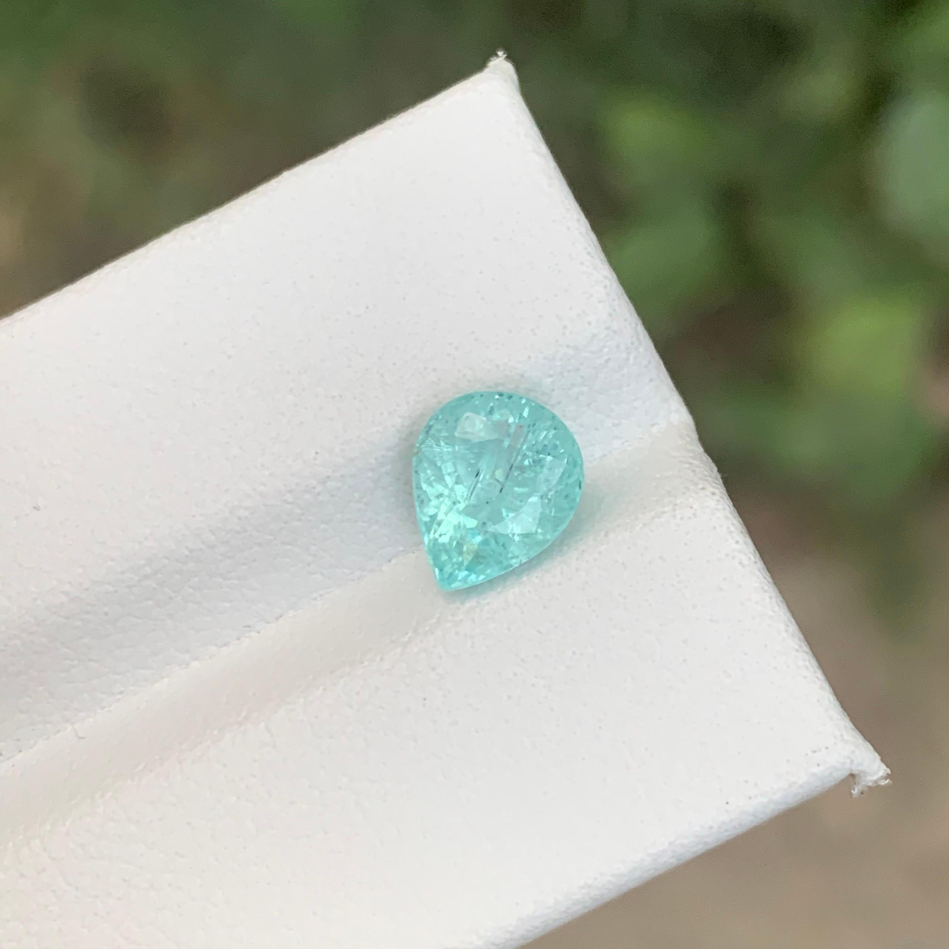 da uomo o donna Gemma naturale sciolta di tormalina Paraiba a forma di pera certificata AIG da 1,89 carati in vendita
