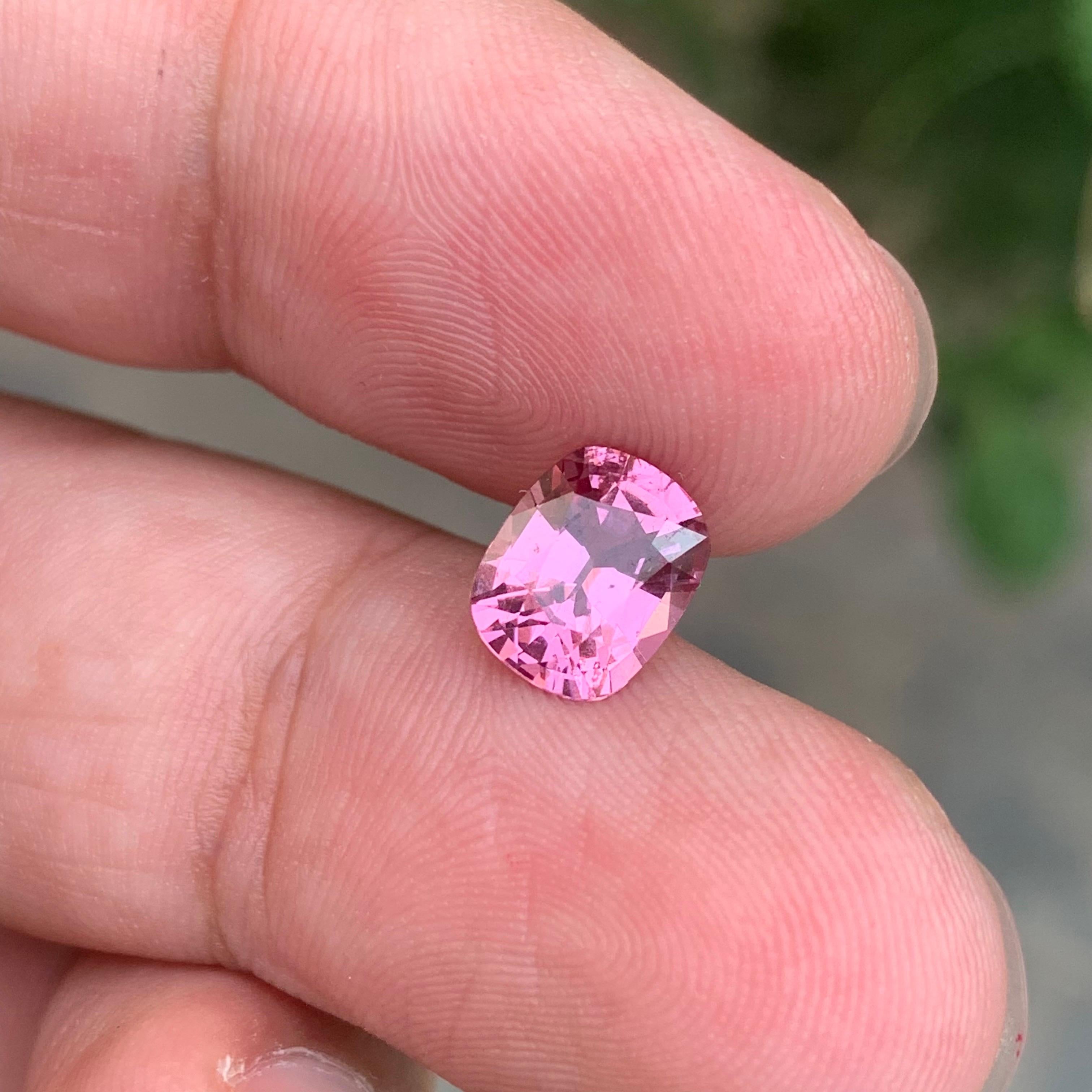 AIG Certified 1.91 Carat Natural Loose Pink Spinel Cushion Shape Gemstone For Sale 5