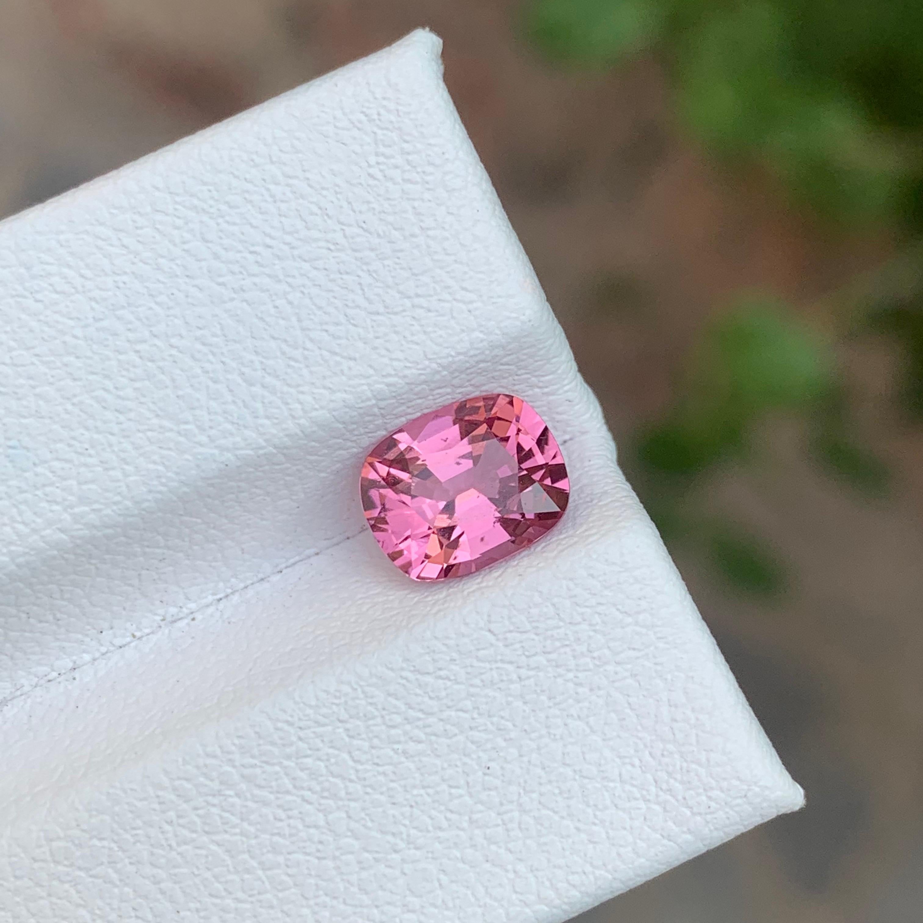 AIG Certified 1.91 Carat Natural Loose Pink Spinel Cushion Shape Gemstone For Sale 1