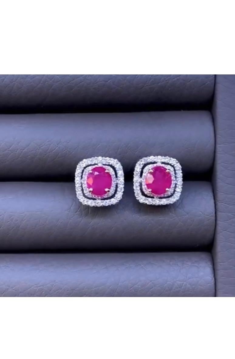 AIG Certified 2.00 Carat Burma Rubies Diamonds 18K Gold Earrings In New Condition For Sale In Massafra, IT