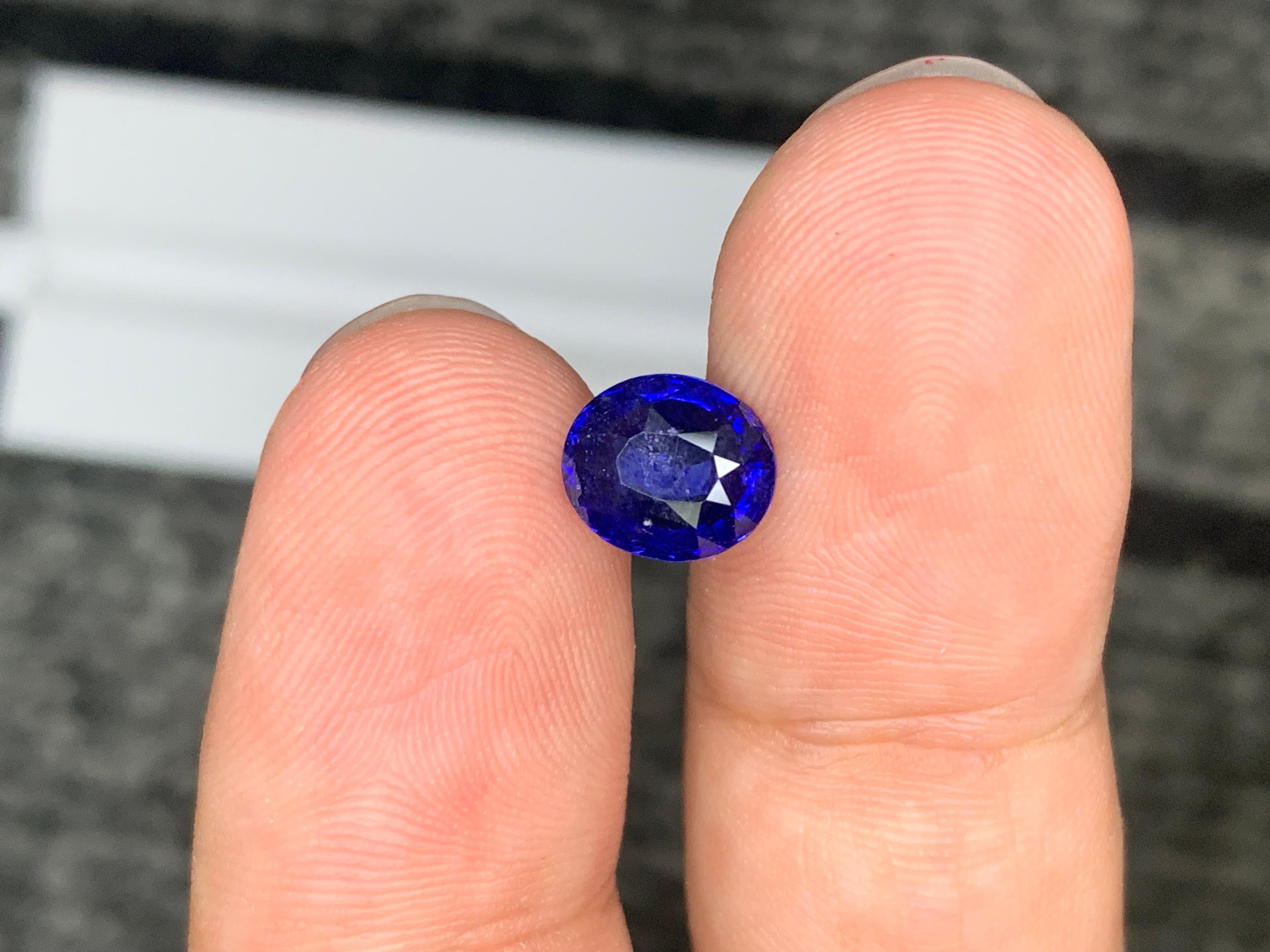 Oval Cut AIG Certified 2.00 Carat Natural Loose Vivid Blue Sapphire From Madagascar For Sale