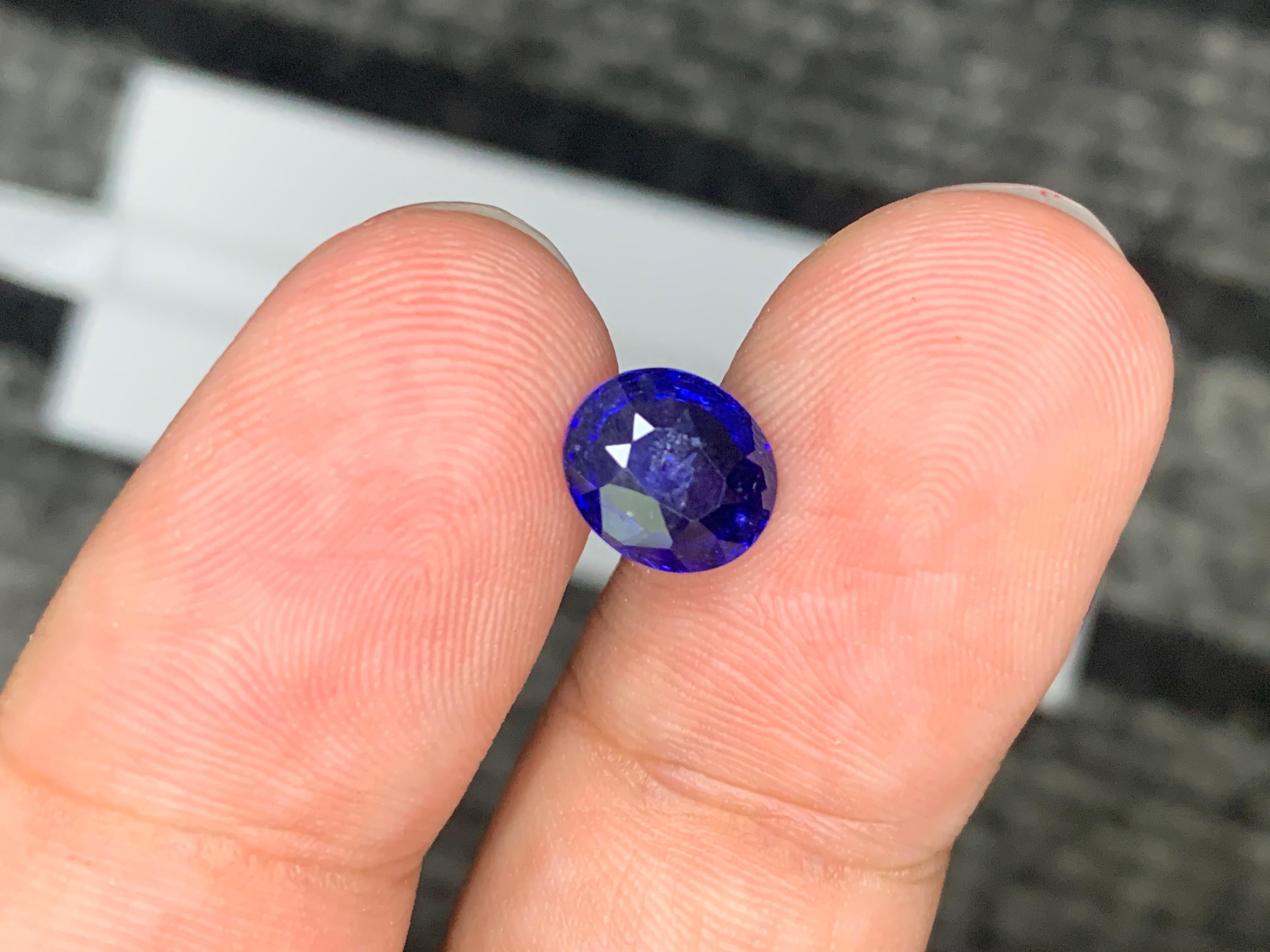 AIG Certified 2.00 Carat Natural Loose Vivid Blue Sapphire From Madagascar For Sale 2