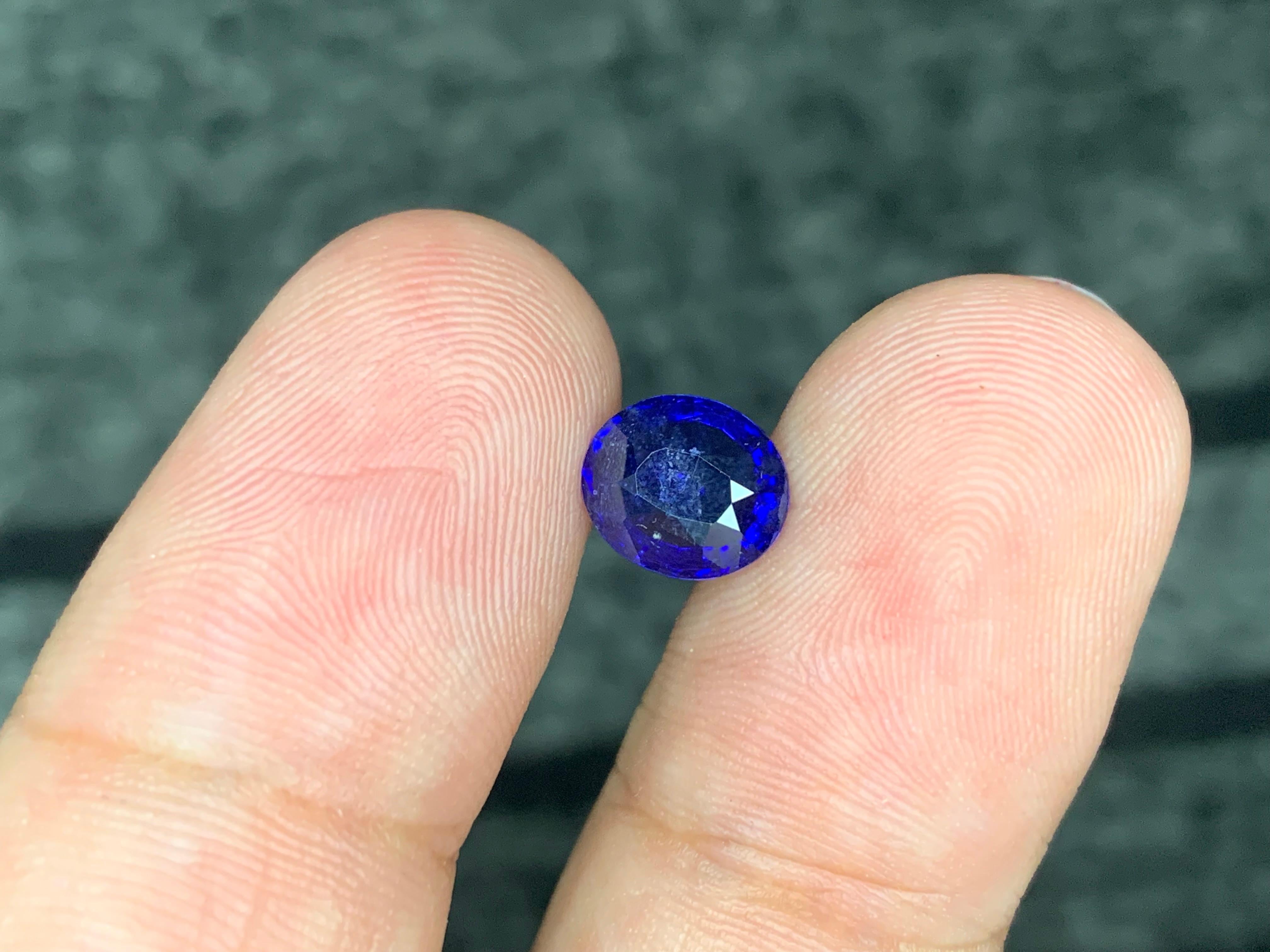 AIG Certified 2.00 Carat Natural Loose Vivid Blue Sapphire From Madagascar For Sale 3