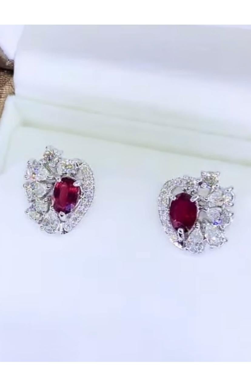 AIG Certified 2.00 Carat Siamese Rubies 1.55 Ct Diamonds 18K Gold Earrings In New Condition For Sale In Massafra, IT
