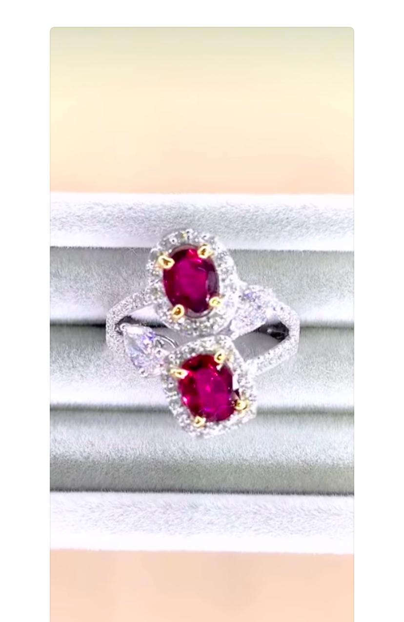 Women's AIG Certified 2.00 Ct Siamese Rubies Diamonds 18k Gold Ring For Sale