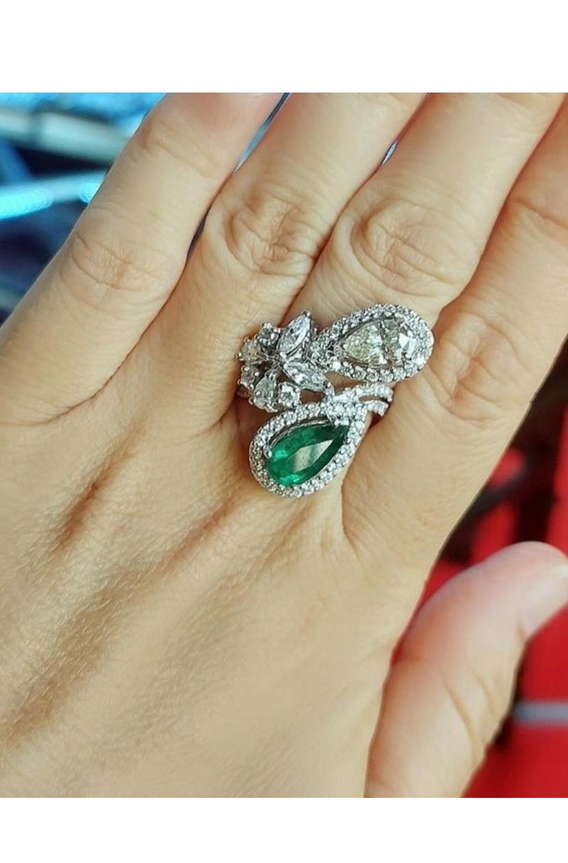 Esmeralda colombiana certificada AIG de 2,00 quilates  Anillo de oro de 18 quilates con diamantes de 3,00 quilates en venta 5