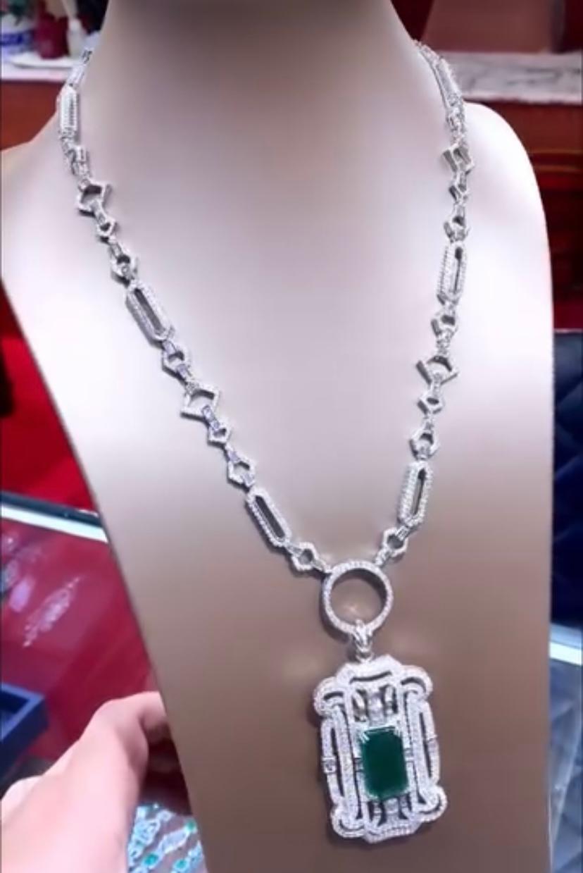 AIG-zertifizierter 20.00 Karat sambischer Smaragd  15,30 Karat Diamanten 18K Gold Halskette im Angebot 2