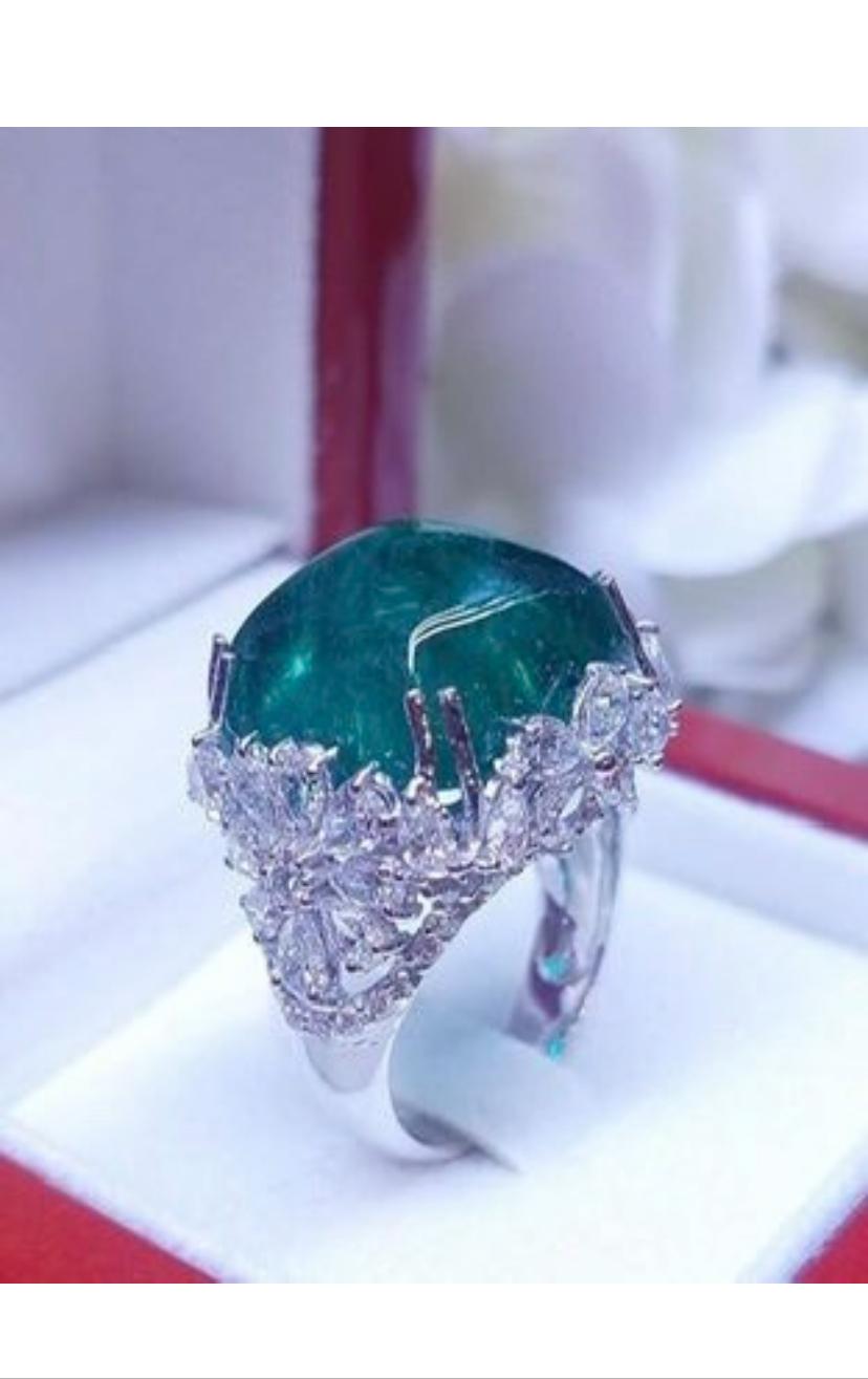 Women's AIG Certified 20.02 Carats Zambian Emeralds  2.32 Ct Diamonds 18k Gold Ring  For Sale