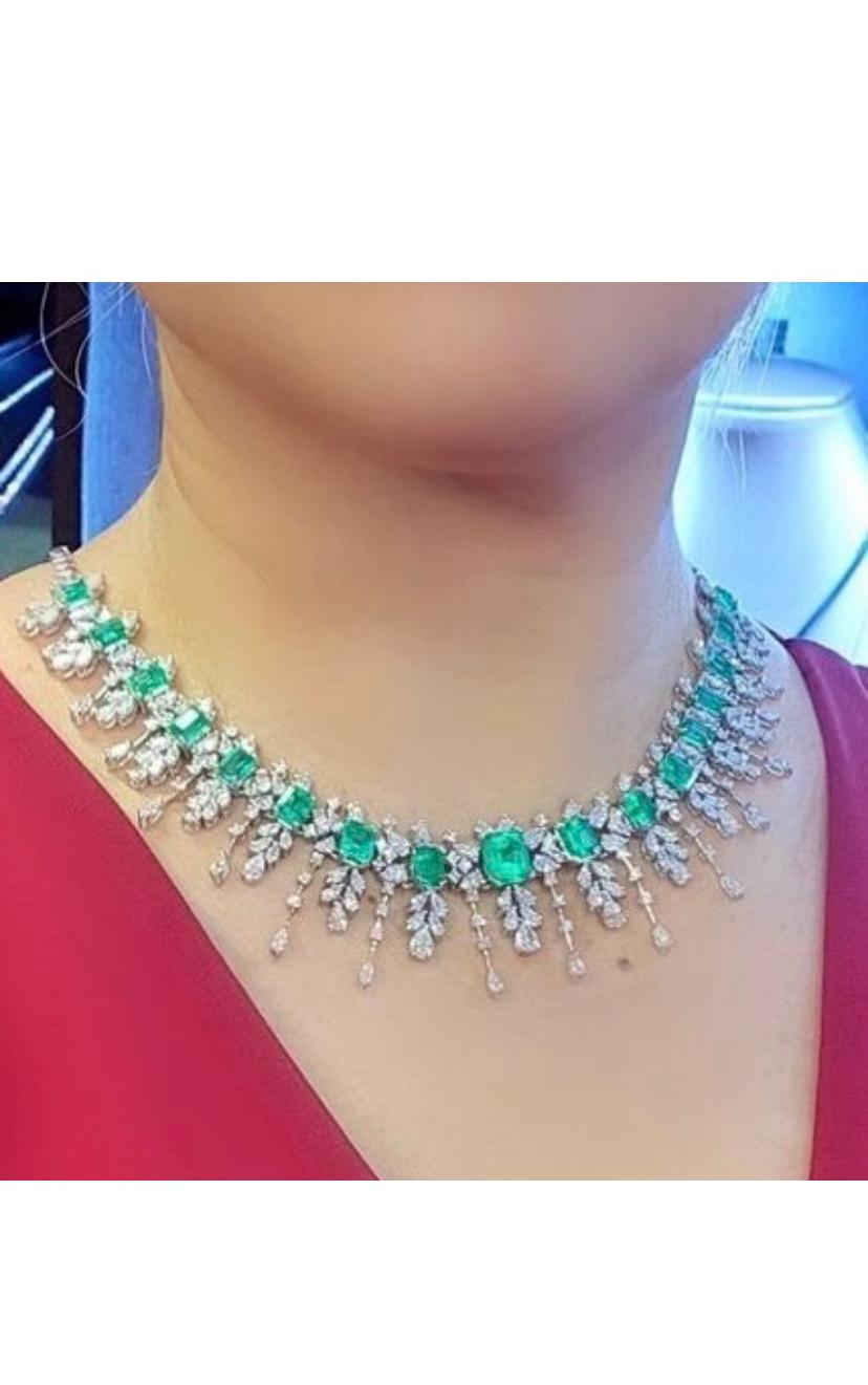 AIG certified 20.32 Ct Colombian Emeralds Diamonds 17.79 Ct 18k Gold Necklace  For Sale 6
