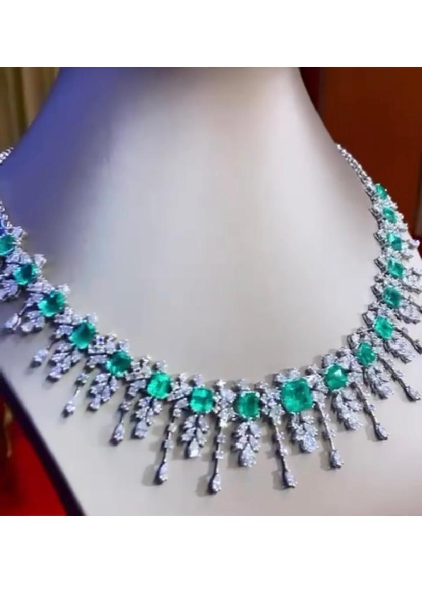 Collier en or 18 carats avec émeraudes de Colombie certifiées 20,32 carats et diamants 17,79 carats, AIG en vente 2