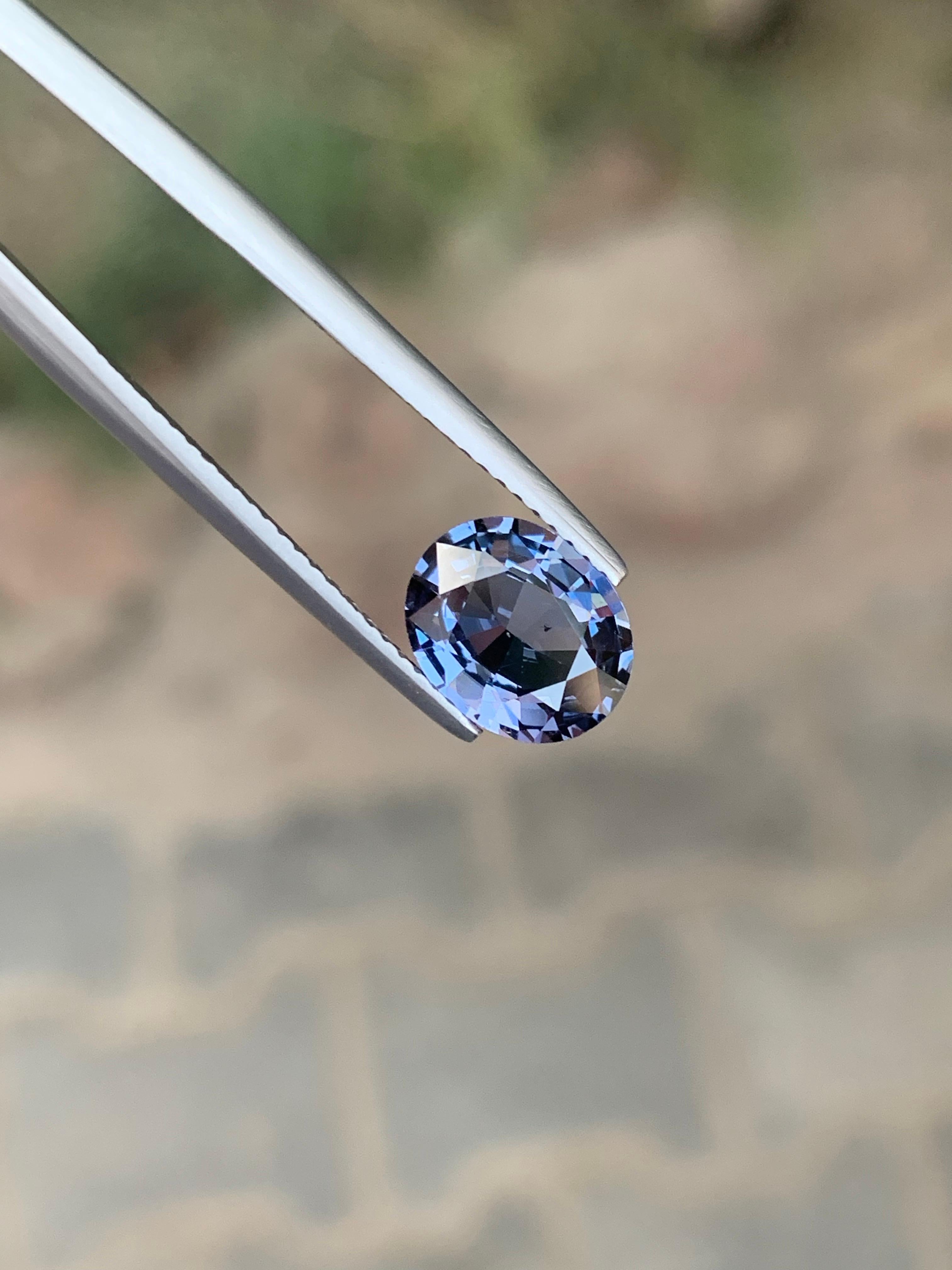 AIG zertifiziert 2,09 Karat natürlichen losen Spinell ovale Form Edelstein aus Tansania (Arts and Crafts) im Angebot