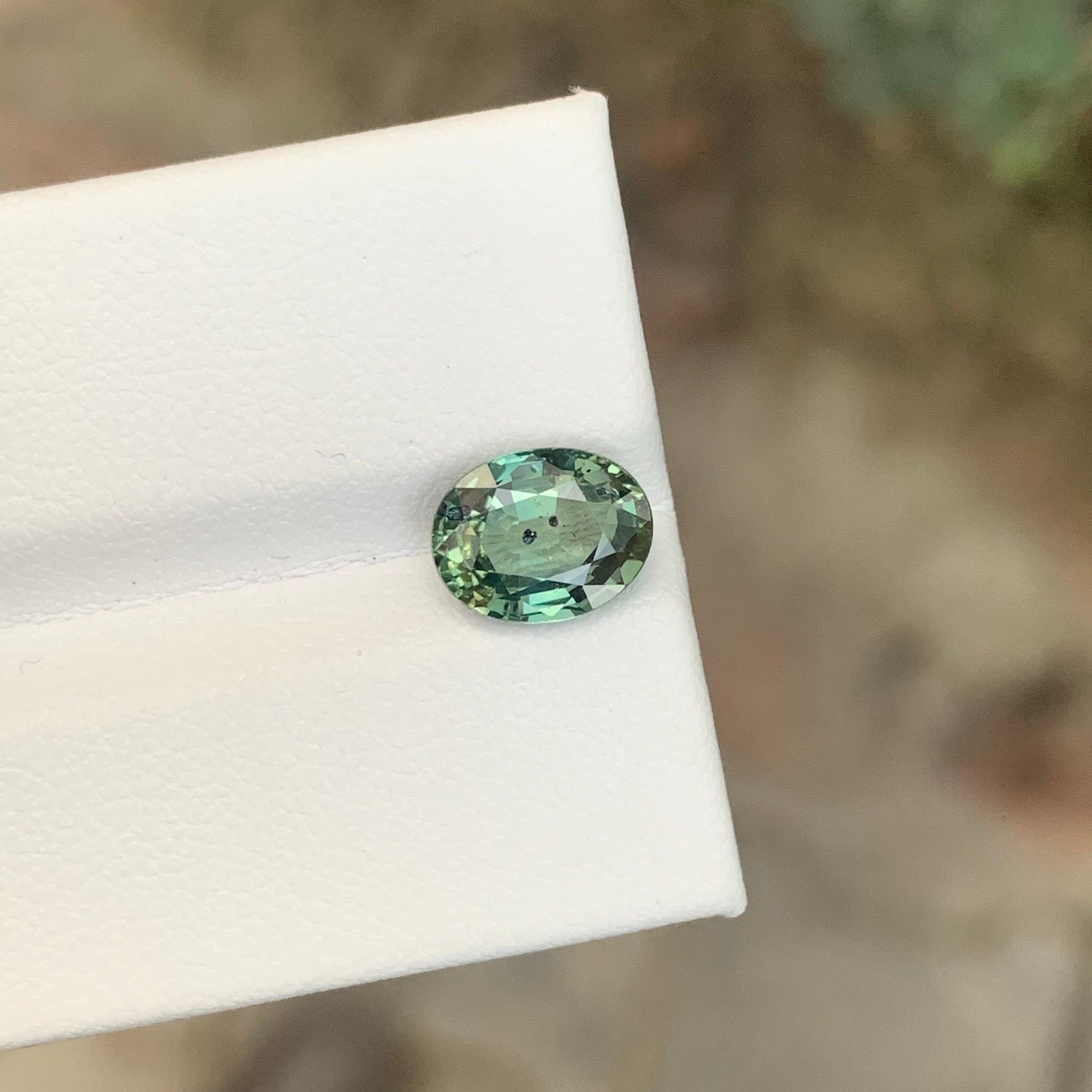 Gemma di forma ovale di zaffiro sciolto naturale del Madagascar certificata AIG da 2,15 carati in vendita 4