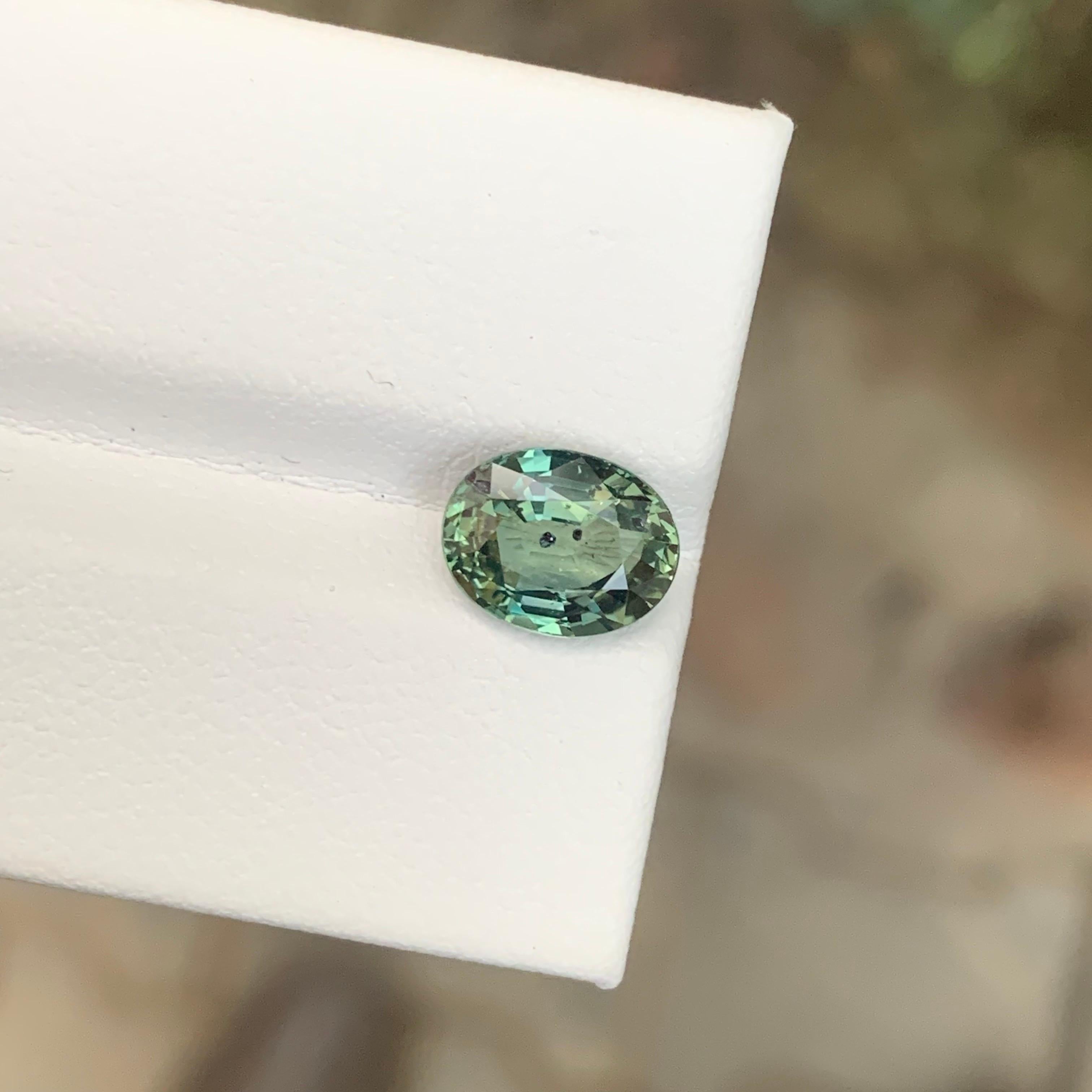 Gemma di forma ovale di zaffiro sciolto naturale del Madagascar certificata AIG da 2,15 carati in vendita 6