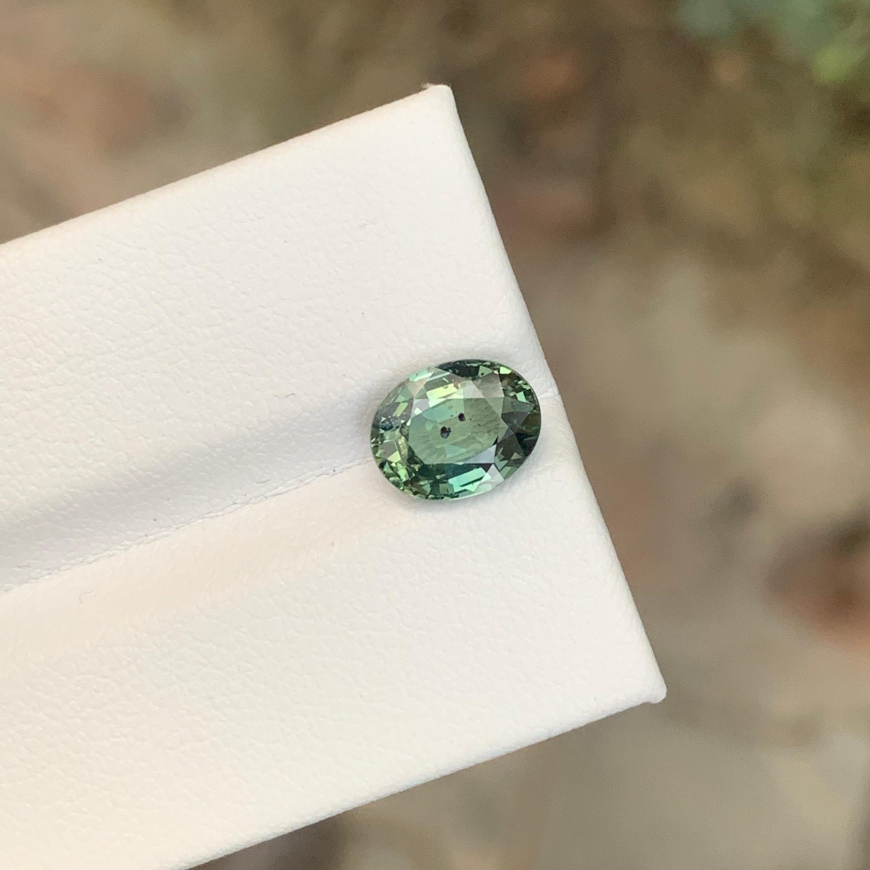 Arts and Crafts Gemma di forma ovale di zaffiro sciolto naturale del Madagascar certificata AIG da 2,15 carati in vendita